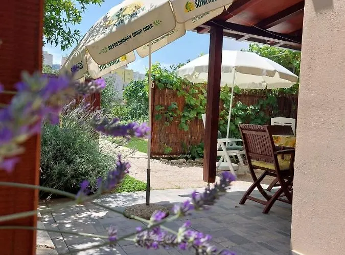 Taja, Cijela Kuca I Vrt Samo Za Vas *