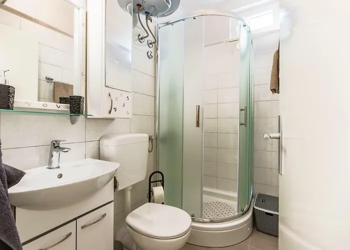 Taja, Cijela Kuca I Vrt Samo Za Vas *